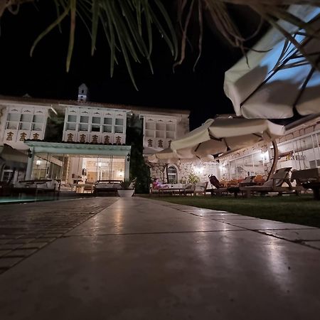 Monottoman Otel ألاتشاتي المظهر الخارجي الصورة