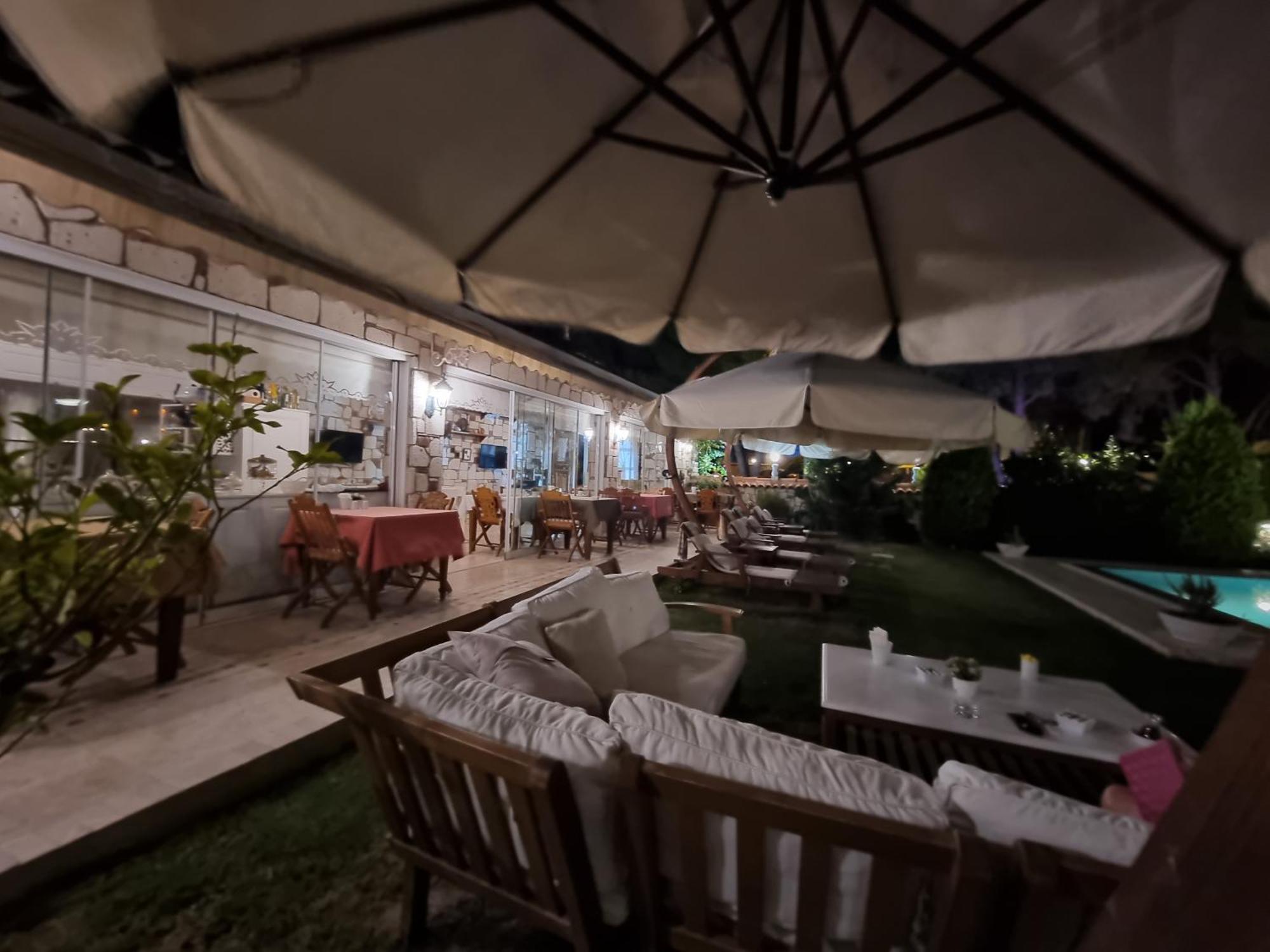Monottoman Otel ألاتشاتي المظهر الخارجي الصورة